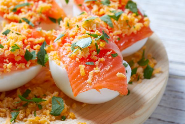 gevulde-Eggas-met-gerookte-zalm